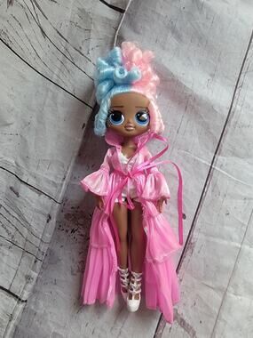 LOL Surprise OMG Sweets Doll Series 4 with Bodysuit Pink and Blue Hair
